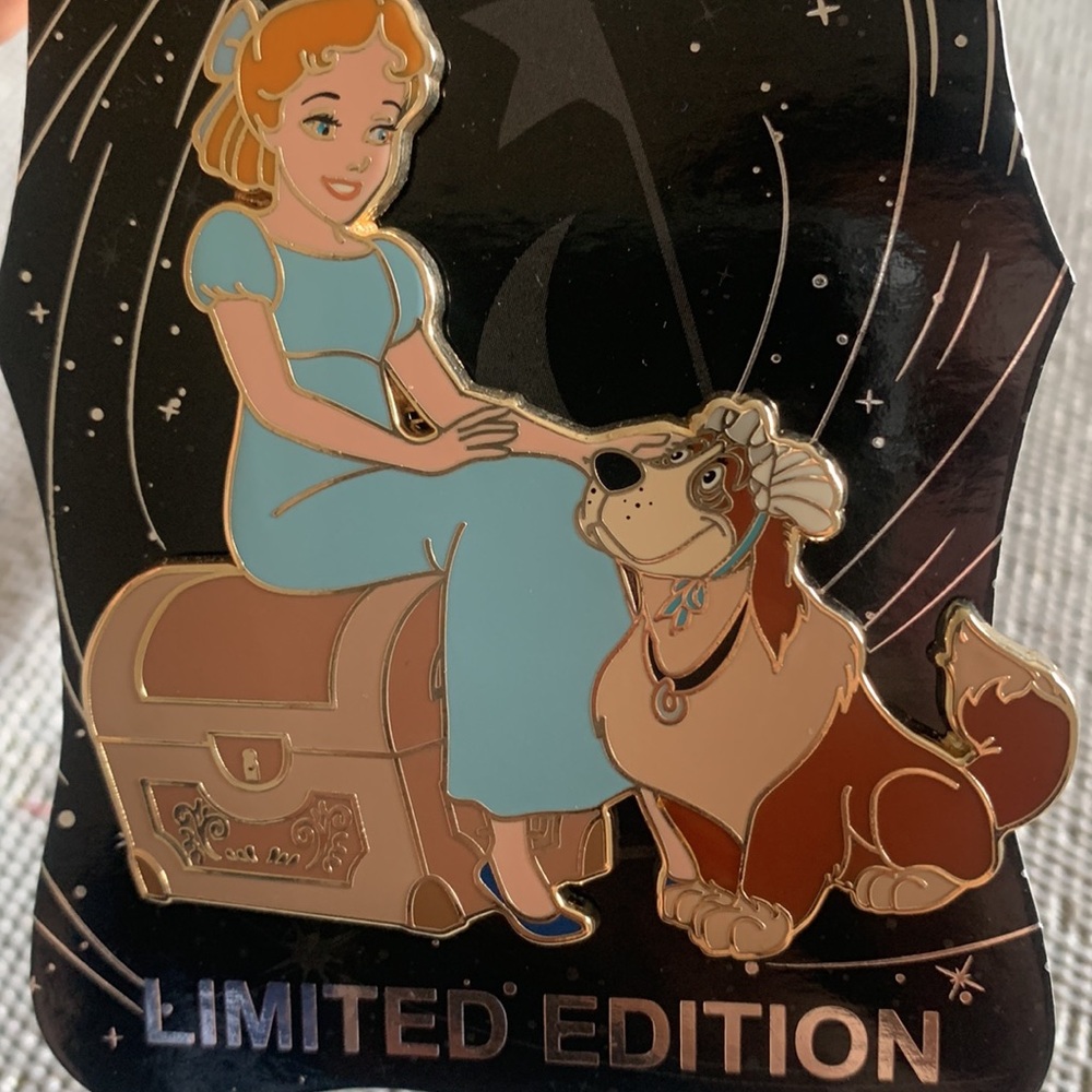 Disney pin Nana & Wendy WDI D23 LE Disney Pin Heroine and Dog Peter Pan - Picture 4 of 10